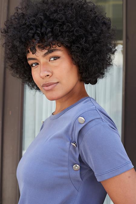 Kadın Kaliteli Modal Kumaş Sıfır Yaka Düğme Aksesuarlı Kısa Kol T-shirt Bluz-İndigo