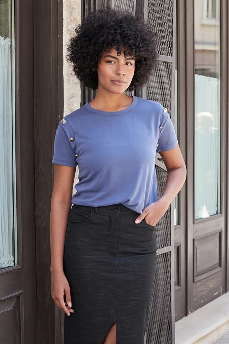 Kadın Kaliteli Modal Kumaş Sıfır Yaka Düğme Aksesuarlı Kısa Kol T-shirt Bluz-İndigo