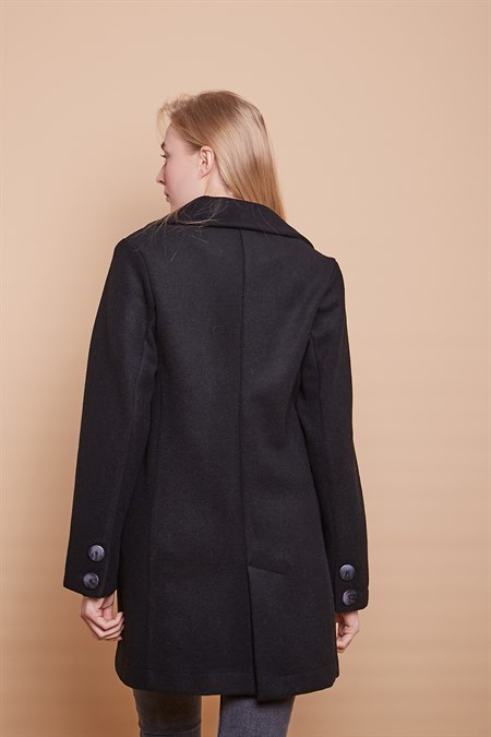 Kaşe Yakalı Flato Cepli Arkası Ve Kolları Yırtmaçlı Diz Üstü Düğmeli Kaban -Siyah