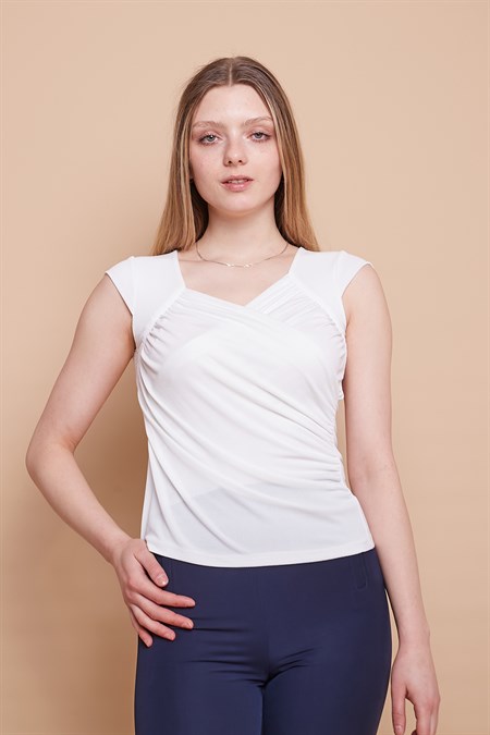 Likralı Şık Krep Kumaş Kruvaze Anvelop Önü Büzgülü Kelebek Kol Body Bluz-Krem