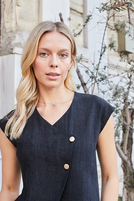 Kadın Keten Görünümlü Kruvaze Anvelop Düşük Omuzlu Yelek Bluz-Siyah