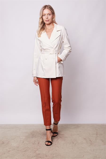 Kadın Kruvaze Anvelop Kemerli Hafif Likralı Kumaş Trençkot Ceket-Krem