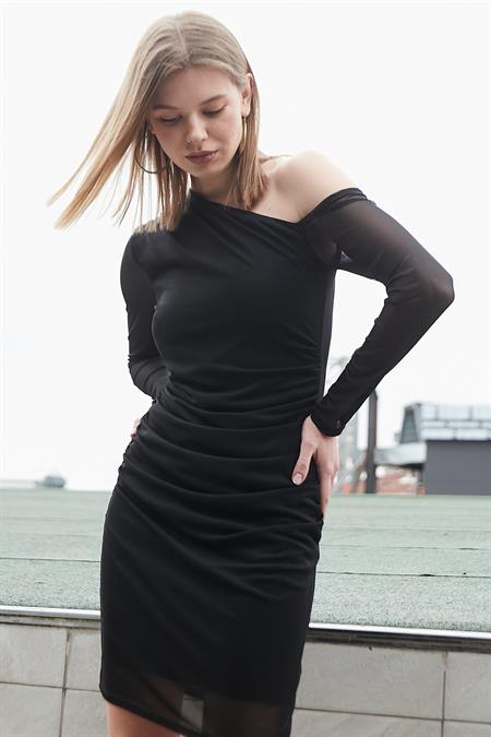 Kadın Likralı Tül Tek Omuz Dekolteli Uzun Kol Büzgülü Abiye Nişan Elbise-Siyah