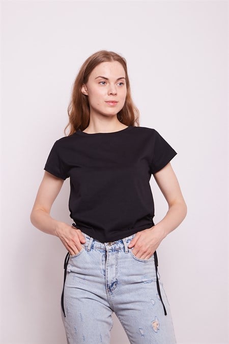 Likrasız Pamuk Kumaş Geniş Sıfır Yaka Kısa Kol Yanları Bağlamalı Kısa Kol Tshirt-Siyah 