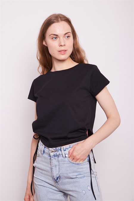 Likrasız Pamuk Kumaş Geniş Sıfır Yaka Kısa Kol Yanları Bağlamalı Kısa Kol Tshirt-Siyah 