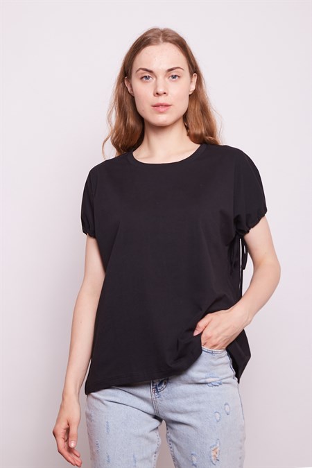 Lycrasız Pamuk Geniş Sıfır Yaka Düşük Omuzlu Kolları Bağcıklı T-Shirt -Siyah