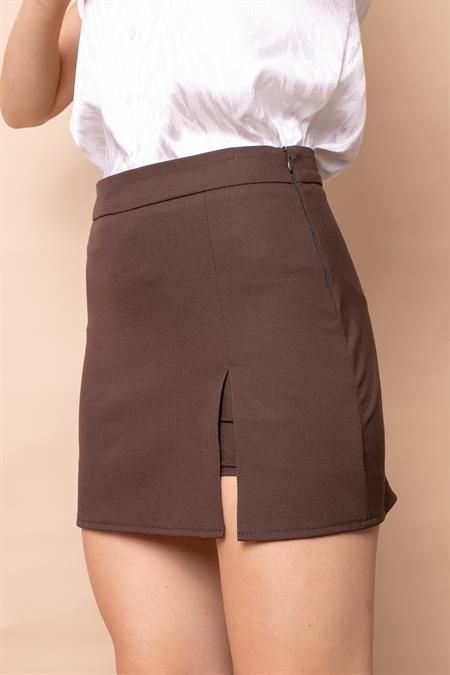 Kadın Hafif Likralı Tok Kumaş Yırtmaçlı Mini Şort Etek-Kahve
