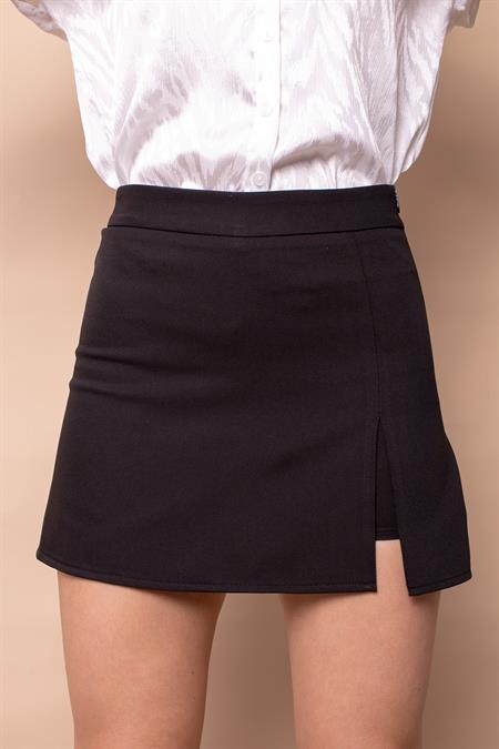 Kadın Hafif Likralı Tok Kumaş Yırtmaçlı Mini Şort Etek-Siyah