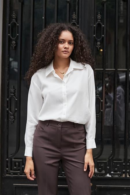 Kadın Pamuksu Modal Cupra Kumaş Yakalı Yanları Yırtmaçlı Uzun Kol Gömlek-Krem