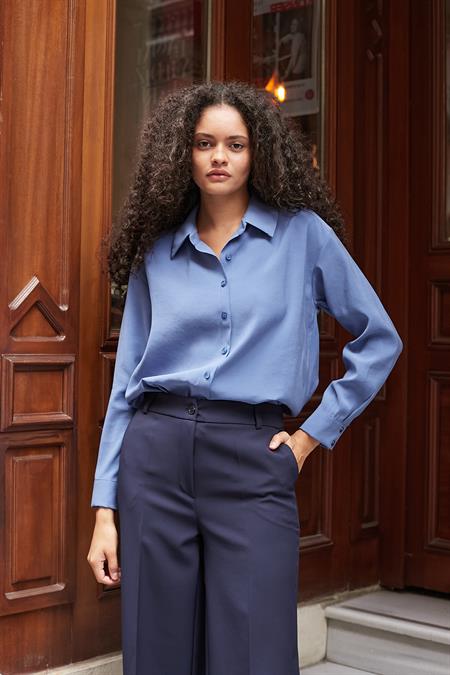 Kadın Pamuksu Modal Cupra Kumaş Yakalı Yanları Yırtmaçlı Uzun Kol Gömlek-İndigo