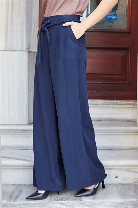 Kadın Modal Diyagonal Kumaş Yüksek Bel Yan Cepli Kemerli Bol Paça Palazzo Pantolon-Lacivert 