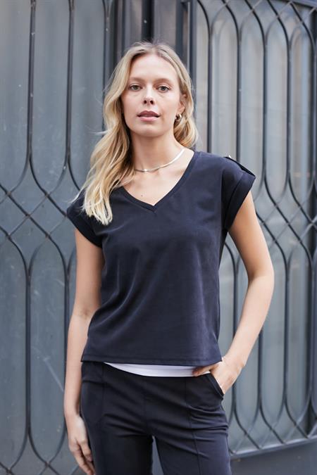 Kadın Modal İpeksi Likralı Kumaş V Yaka Duble Kollu Apoletli Yanları Yırtmaçlı T-shirt Bluz-Siyah