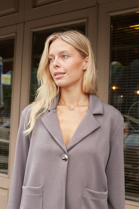 Kadın Modal İpeksi Yakalı Kapri Kollu Cepli Pili Kaşeli Ceket Hırka Ceket -Gri 