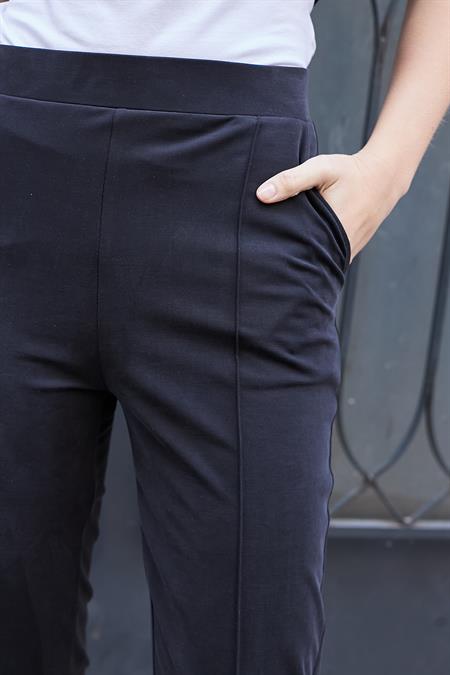 Kadın Modal İpeksi Likralı Kumaş Yüksek Bel Önden Dikişli Cepli Dar Paça Pantolon-Siyah