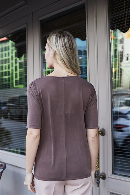 Kadın Lİkralı İpeksi Dokulu Modal Penye Degaje Yaka Kısa Kol Bluz-Kahve