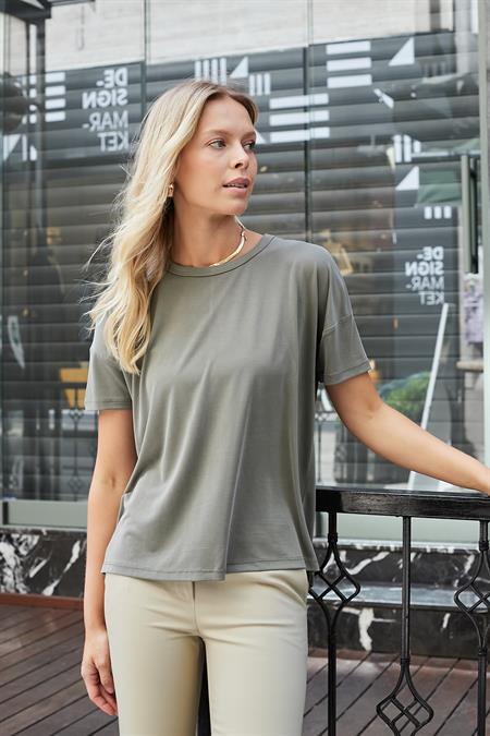 Kadın Modal Penye Geniş Sıfır Yaka Düşük Omuzlu Yanları Yırtmaçlı Bluz-Haki 