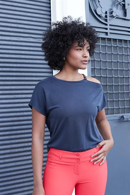 Kadın Modal Penye Geniş Sıfır Yaka Omuzu Dekolteli Aksesuarlı Düşük Omuz Bluz-Lacivert