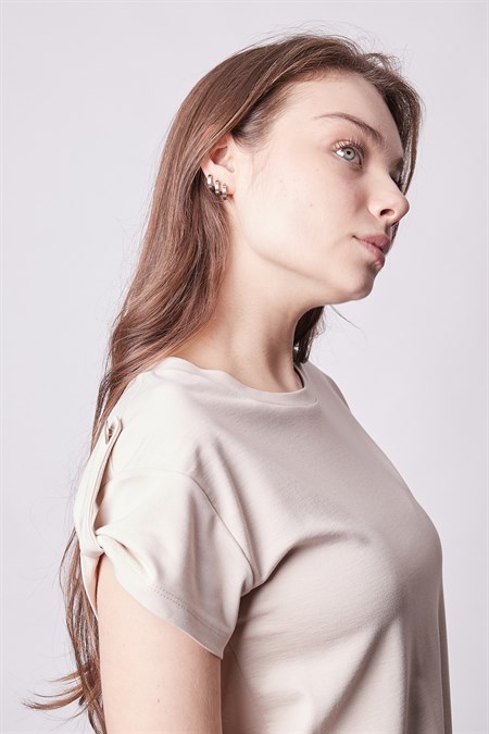 Kadın Modal Penye Geniş Sıfır Yaka Düşük Omuzlu Apoletli Kısa Kol T-shirt Bluz-Bej 