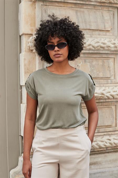 Kadın Modal Penye Geniş Sıfır Yaka Düşük Omuzlu Apoletli Kısa Kol T-shirt Bluz-Haki