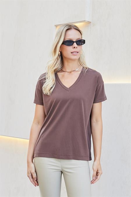 Kadın İpeksi Modal Penye Esnek Kumaş V Yaka Düşük Omuzlu Kısa Kol T-shirt Bluz-Kahve
