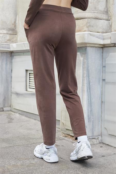 Kadın Esnek Modal Kumaş Yüksek Bel Cepli Bacak Kısmı Rahat Kesim Dar Paça Pantolon-Kahve