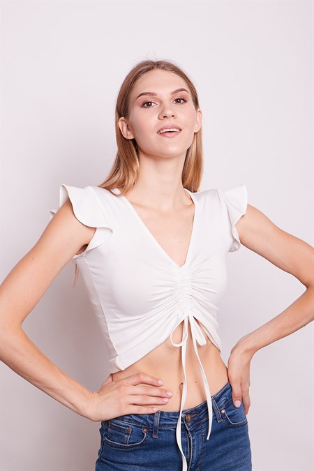 Önü Büzgülü Kolu Volanlı Likralı Parlak Kumaş Crop Body-Krem