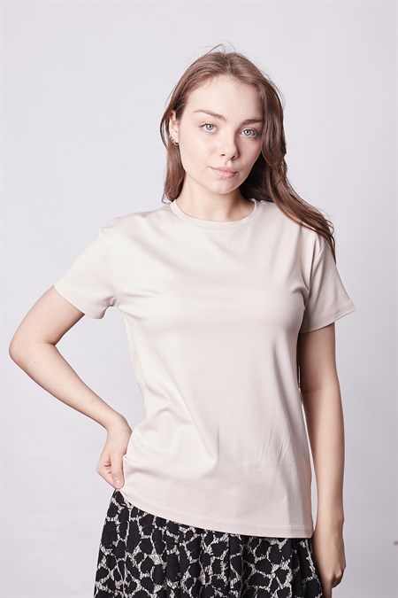 Kadın Sıfır Yaka Kırışmaz Span Karışımlı Şık Kısa Kol Likralı T-shirt Bluz-Bej 