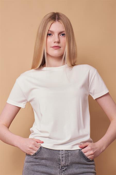 Kadın Sıfır Yaka Kırışmaz Span Karışımlı Şık Kısa Kol Likralı T-shirt Bluz-Krem