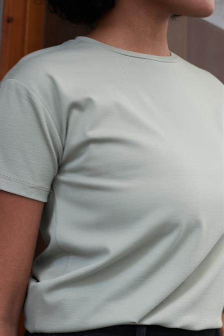 Kadın Sıfır Yaka Kırışmaz Span Karışımlı Şık Kısa Kol Likralı T-shirt Bluz-Açık Haki 