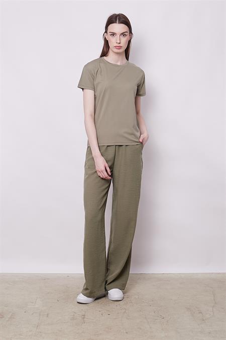 Kadın Sıfır Yaka Kırışmaz Span Karışımlı Şık Kısa Kol Likralı T-shirt Bluz-Haki 