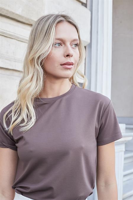 Kadın Sıfır Yaka Kırışmaz Span Karışımlı Şık Kısa Kol Likralı T-shirt Bluz-Kahve