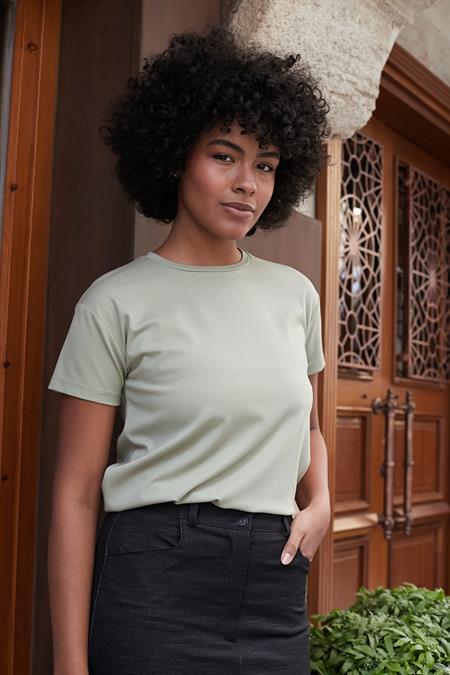 Kadın Sıfır Yaka Kırışmaz Span Karışımlı Şık Kısa Kol Likralı T-shirt Bluz-Açık Haki 