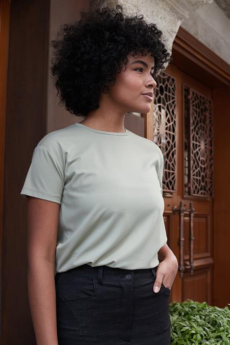 Kadın Sıfır Yaka Kırışmaz Span Karışımlı Şık Kısa Kol Likralı T-shirt Bluz-Açık Haki 