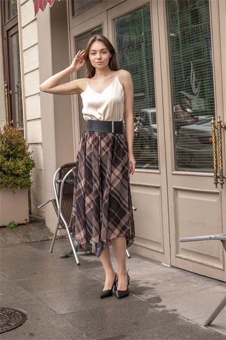 Kadın Şifon Sekiz Parça Astarlı Midi Boy Diz Altı Asimetrik Etek-Kahve Karo