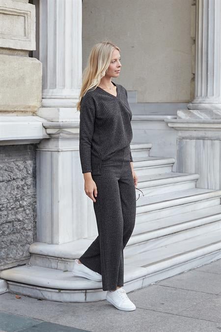 Kadın Simli Kaşkorse V Yaka Düşük Omuzlu Uzun Kol Yırtmaçlı Bluz -Antrasit 