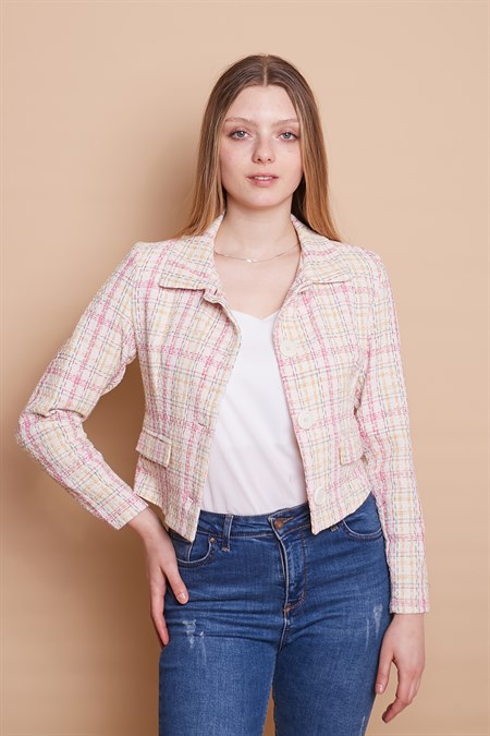 Önü Düğmeli Cep Kapaklı Tüvit Blazer Kısa Ceket-Krem Ekose