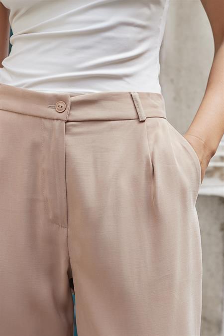 Kadın İpeksi Modal Kumaş Yüksek Bel Yan Cepli Boru Paça Rahat Kesim Şık Ofis Pantolon-Camel