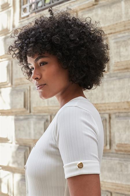 Kadın V Yaka Düğmeli Dirsek Üstü Kol Likralı Kumaş Bluz-Krem