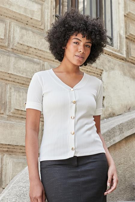 Kadın V Yaka Düğmeli Dirsek Üstü Kol Likralı Kumaş Bluz-Krem