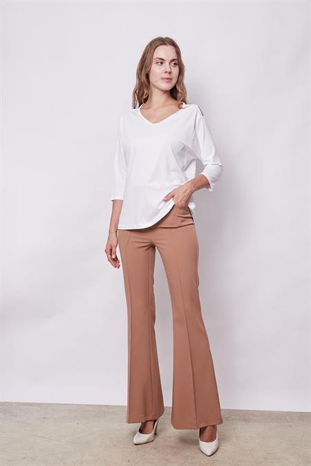 Kadın V Yaka Omuzu Dekolteli Kapri Truvakar Kol Hafif Likralı Kumaş Bluz-Beyaz