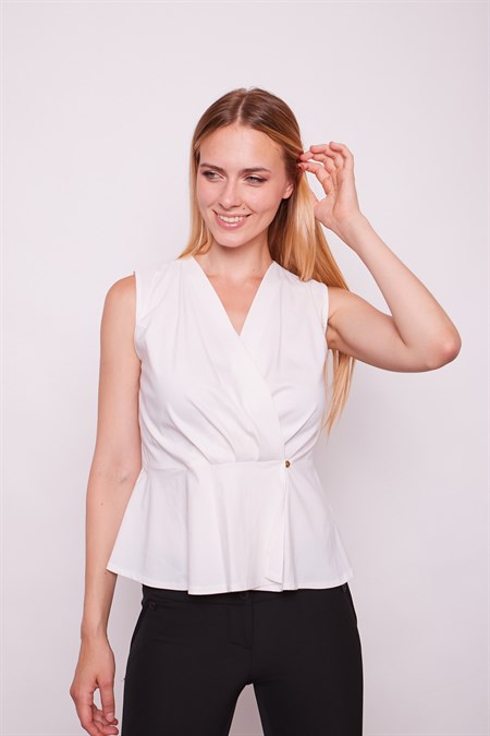 Vual Anvelop Kruvaze Önü Pileli Beli Volanlı Kolsuz Bluz -Krem 