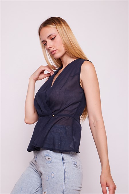 Vual Anvelop Kruvaze Önü Pileli Beli Volanlı Kolsuz Bluz -Lacivert