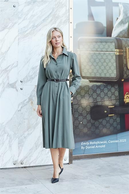 Kadın Sonbaharlık Likrasız Modal Kumaş Yakalı Yan Cepli Deri Kemerli Uzun Kol Diz Altı Uzun Elbise-Haki