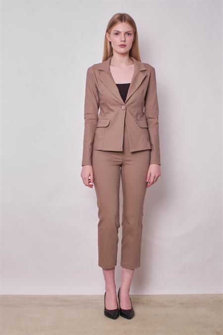 Kadın Yakalı Cep Kapaklı Uzun Kol Hafif Likralı Kumaş Blazer Ceket(Pantolon Jument 40076)-Vizon