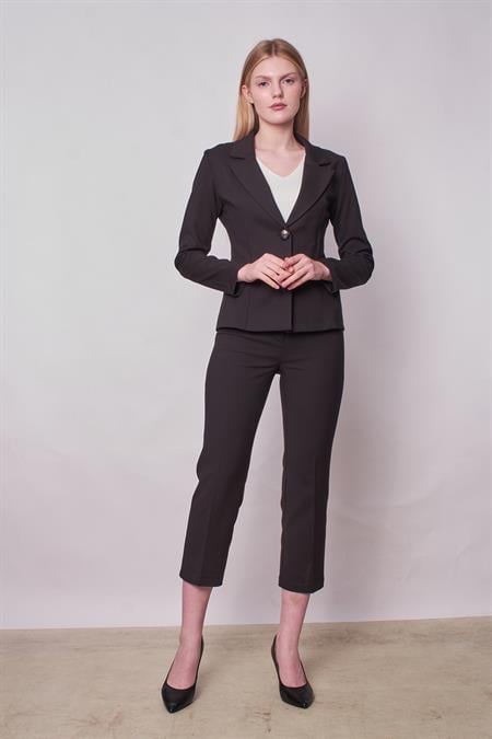 JUMENTkadın yakalı cep kapaklı sırtı astarlı uzun kol ceket