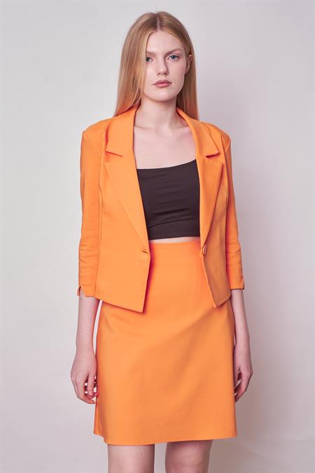 Kadın Yakalı Kapri Kollu Kolu Yırtmaçlı Hafif Likralı Kumaş Kısa Blazer Ceket(Etek Jument 100083)-Mango