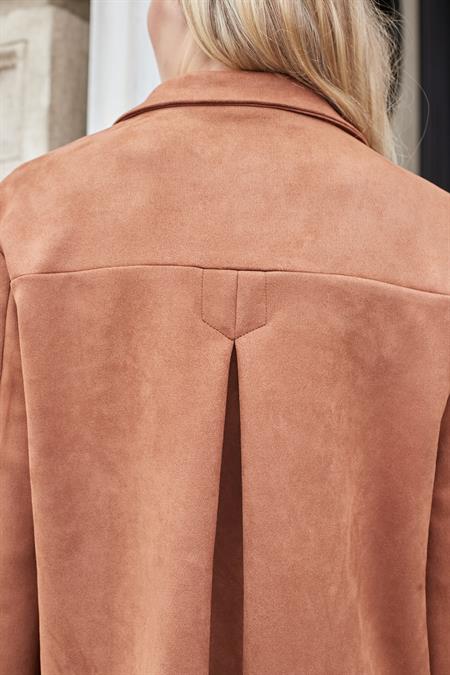 Kadın Yakalı Rahat Kesim Uzun Kol Hafif Likralı Süet Kumaş Düğmeli Cepli Blazer Ceket-Taba