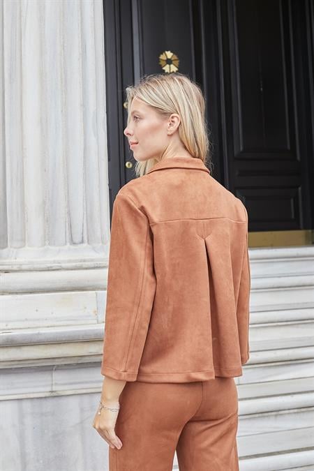 Kadın Yakalı Rahat Kesim Uzun Kol Hafif Likralı Süet Kumaş Düğmeli Cepli Blazer Ceket-Taba