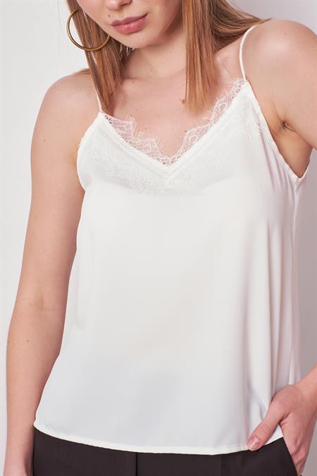 Kadın Likrasız Şık Kumaş Yakası Dantelli İp Askılı Bluz-Krem