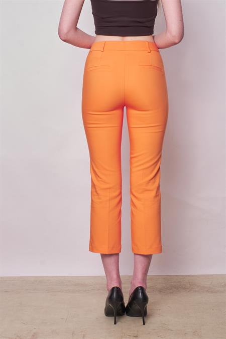 Yüksek Bel Önden Cep Kapaklı Boru Paça Hafif Likralı Kumaş Pantolon-Mango